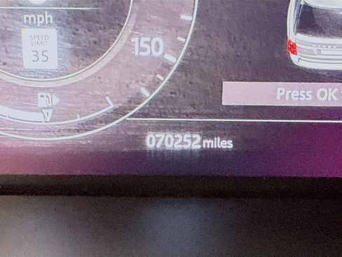 Used 2019 Land Rover Range Rover HSE image 16