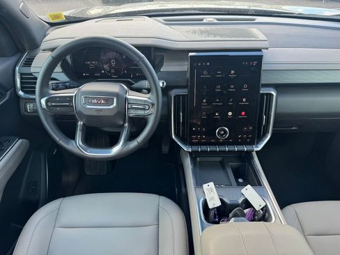 Used 2026 GMC Acadia Elevation w/ Elevation Premium Package AWD/4WD image 12