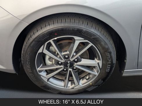 Used 2024 Kia Forte LXS image 11