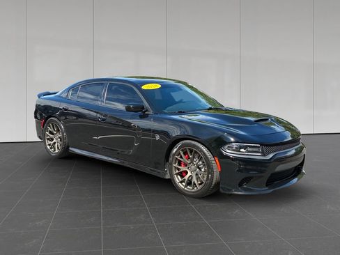 Used 2018 Dodge Charger SRT Hellcat w/ Harman/Kardon Audio Group RWD image 7