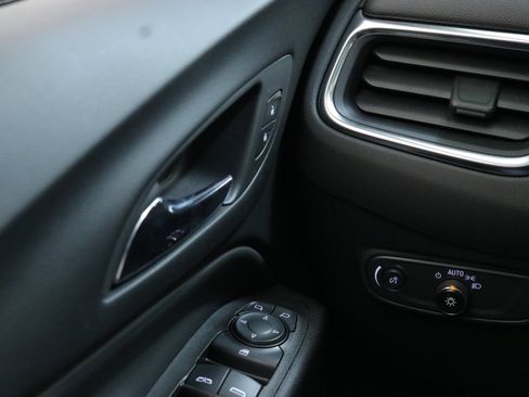 Used 2024 Chevrolet Equinox LT w/ LPO, Floor Liner Package image 17