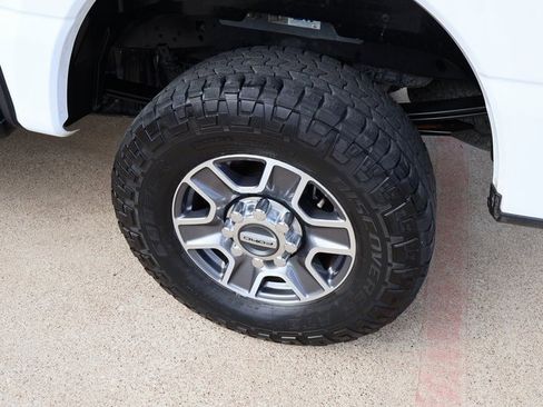 Certified 2023 Ford F250 Lariat w/ FX4 Off-Road Package image 35