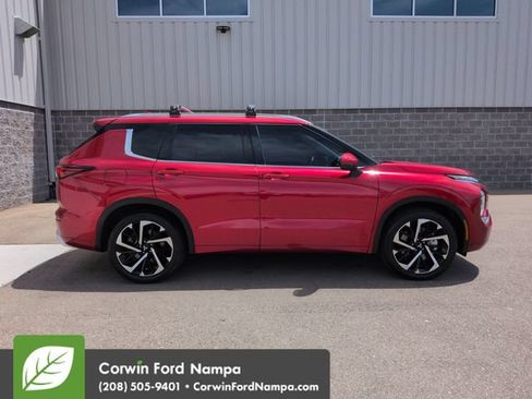 Used 2023 Mitsubishi Outlander SEL AWD/4WD image 2