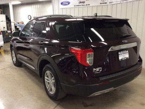 Used 2023 Ford Explorer XLT w/ Equipment Group 202A image 3