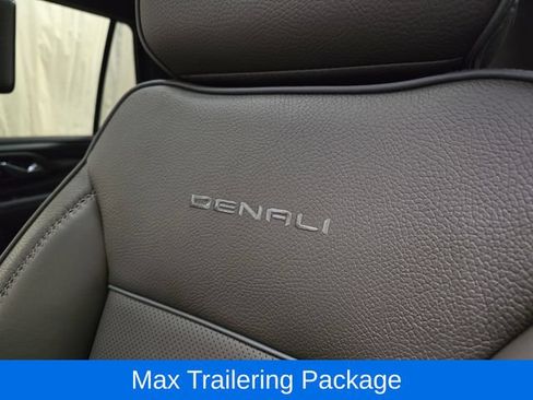 Used 2023 GMC Yukon Denali w/ Advanced Technology Package AWD/4WD image 16