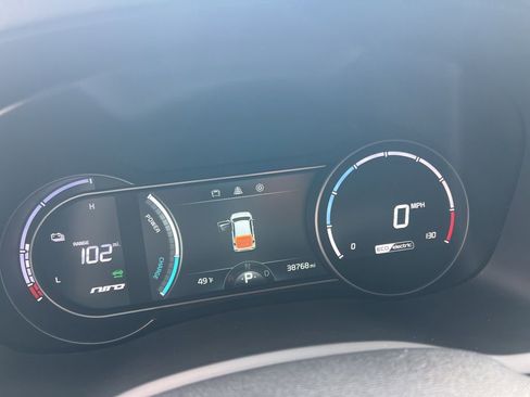 Used 2019 Kia Niro EX w/ Cold Weather Package 2.0 FWD image 16