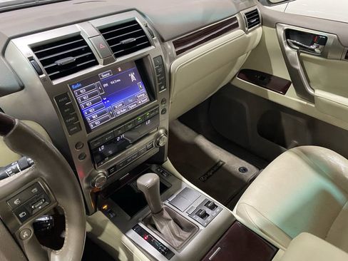 Used 2015 Lexus GX 460 w/ Premium Package AWD/4WD image 8