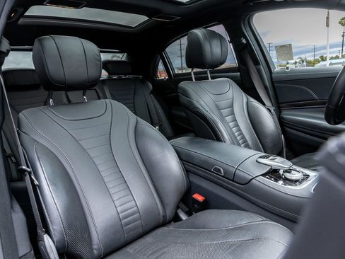 Used 2019 Mercedes-Benz S 560 Sedan image 41