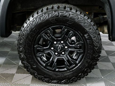 Used 2022 Chevrolet Silverado 1500 ZR2 w/ Technology Package AWD/4WD image 35