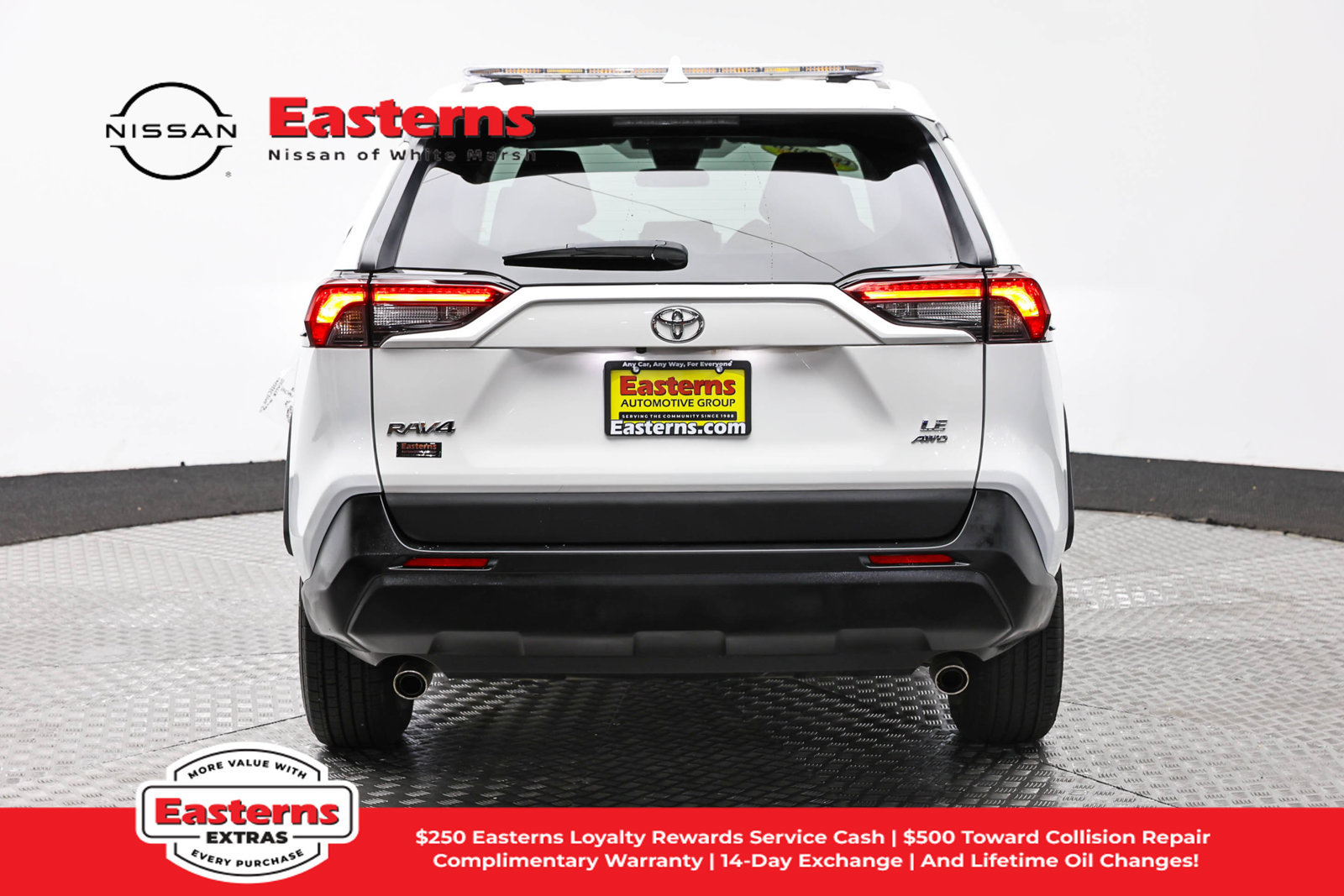 Used 2023 Toyota RAV4 LE AWD/4WD image 6
