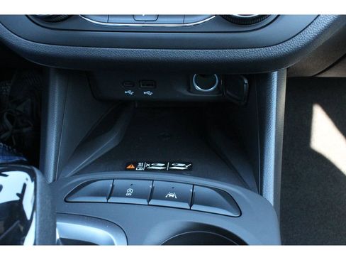 New 2025 Buick Envista Sport Touring w/ Convenience II Package FWD image 32