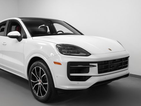 Certified 2026 Porsche Cayenne Coupe AWD/4WD image 9