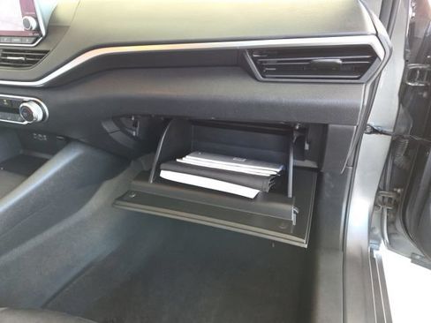 Used 2022 Nissan Altima 2.5 SV FWD image 45