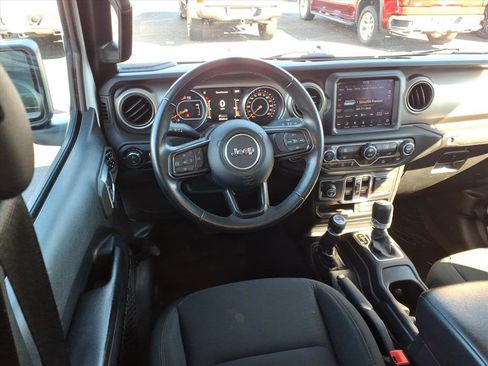 Used 2021 Jeep Gladiator Sport image 11