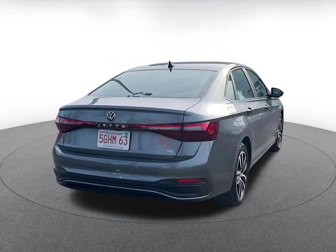 Used 2025 Volkswagen Jetta SE image 14
