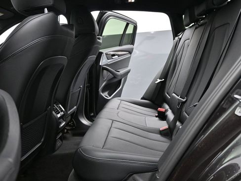 Used 2025 BMW X4 xDrive30i image 15