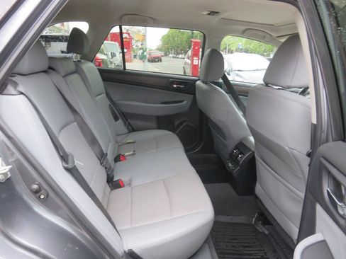 Used 2018 Subaru Outback 2.5i Limited AWD/4WD image 20