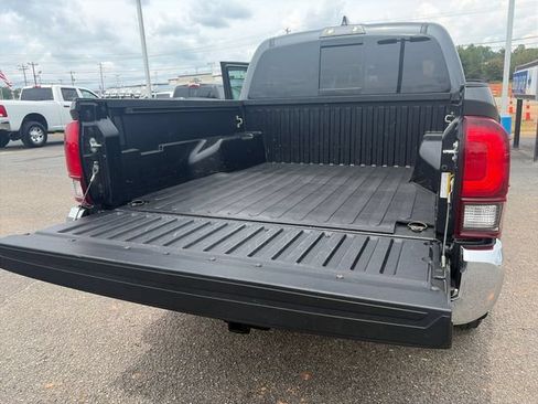 Used 2021 Toyota Tacoma SR5 RWD image 28
