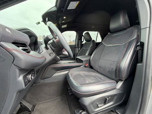 Certified 2025 Ford Explorer ST image 22