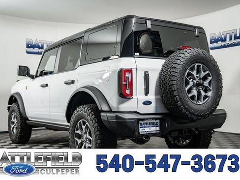 New 2025 Ford Bronco Badlands image 4