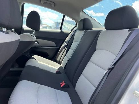 Used 2015 Chevrolet Cruze LS FWD image 16