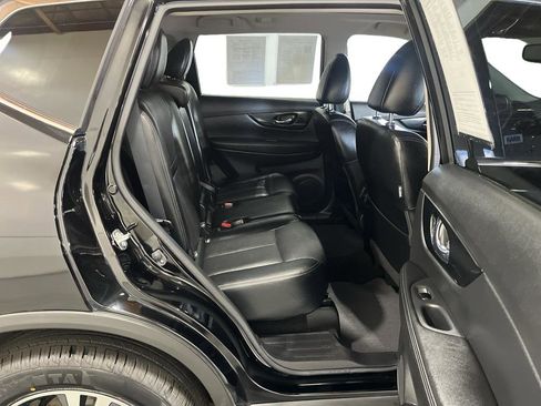 Used 2018 Nissan Rogue SL w/ Premium Package AWD/4WD image 16