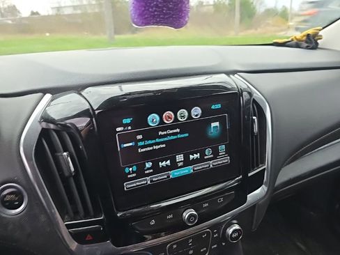 Used 2019 Chevrolet Traverse LT w/ LPO, Floor Liner Package AWD/4WD image 3