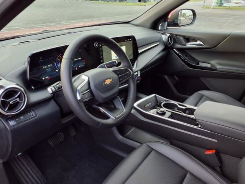 New 2026 Chevrolet Equinox LT w/ Convenience Package II image 9