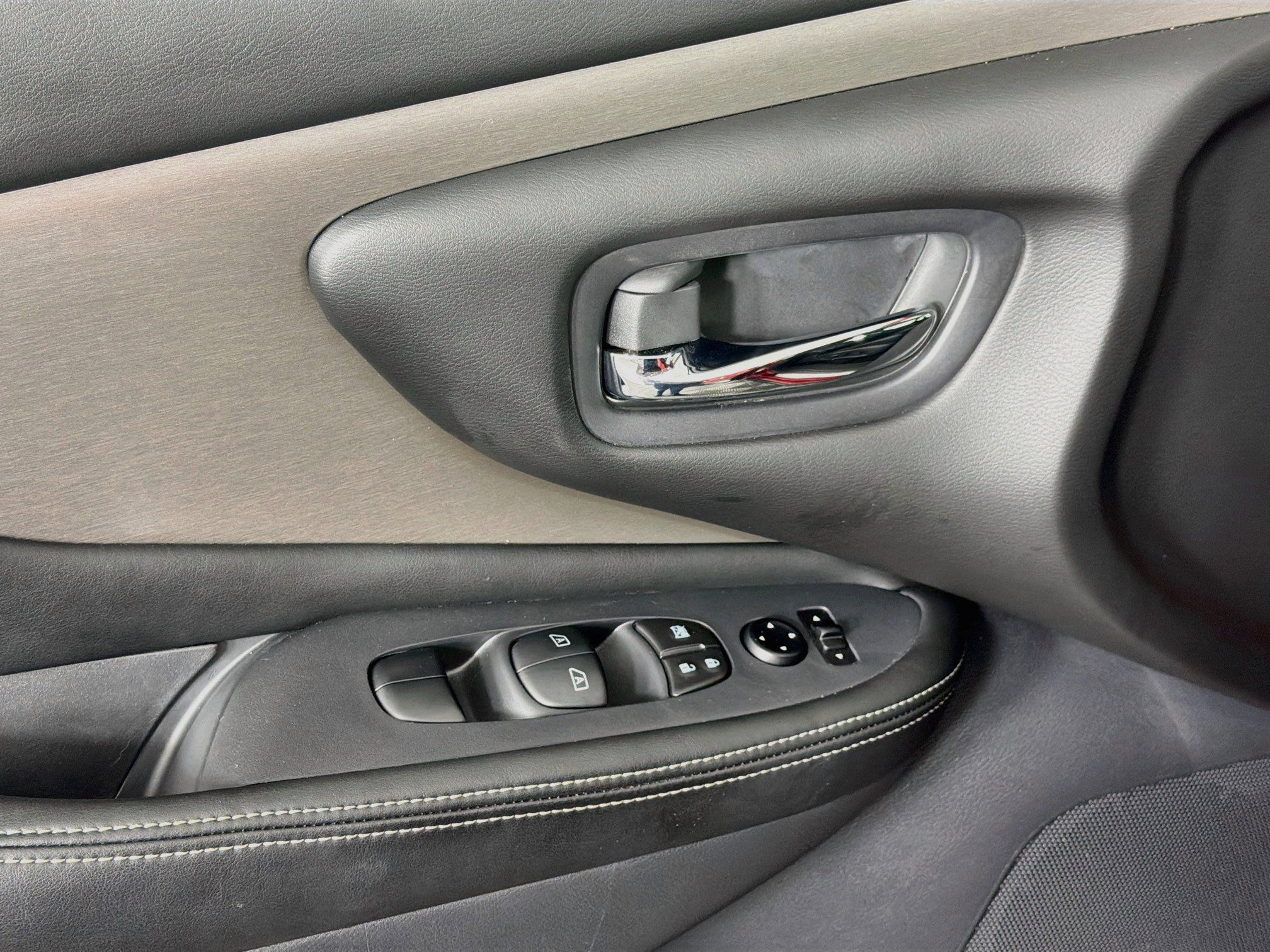 Used 2024 Nissan Murano SV FWD image 15