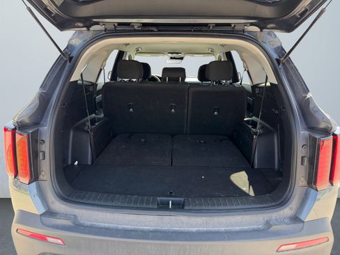 Used 2022 Kia Sorento LX FWD image 16