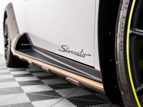 Used 2024 Lamborghini Huracan Sterrato image 41