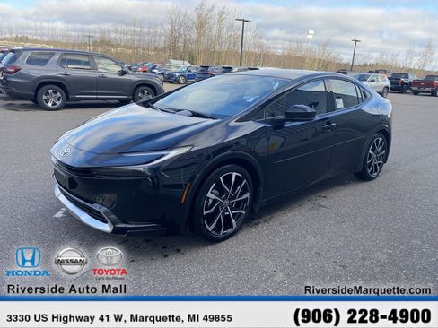 Used 2025 Toyota Prius Plug-In Hybrid w/ Limited Premium Package FWD image 2