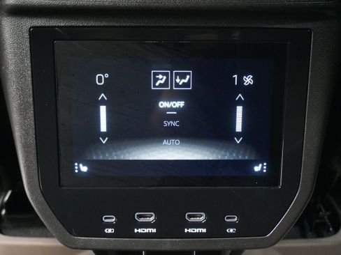 Used 2025 GMC Yukon Denali Ultimate image 18