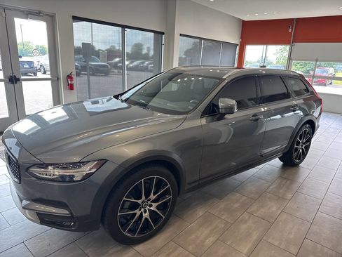 Used 2020 Volvo V90 T6 Cross Country AWD/4WD image 9