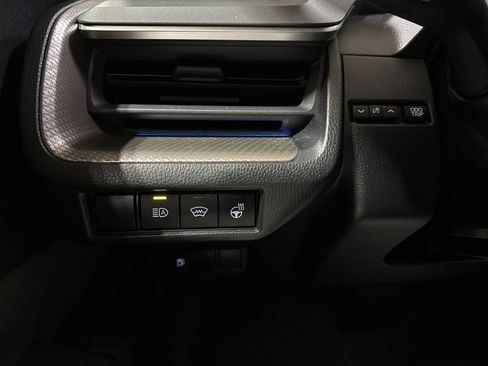 Used 2024 Toyota Prius XLE image 18