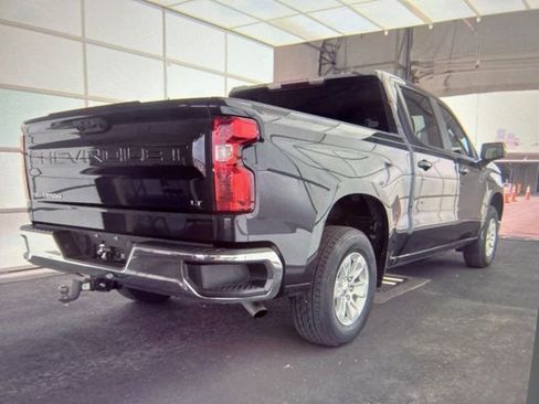 Used 2023 Chevrolet Silverado 1500 LT image 2