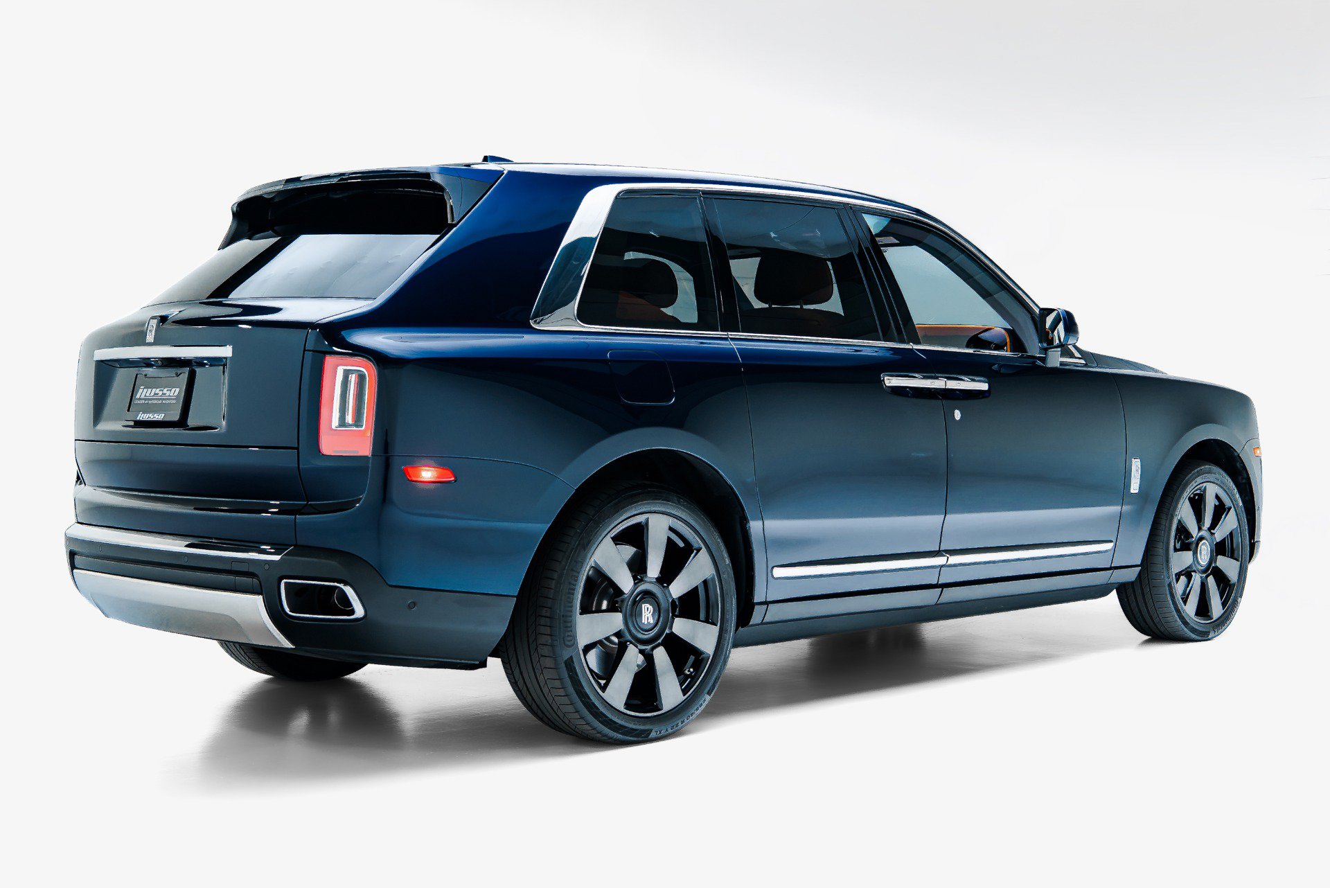 Used 2023 Rolls-Royce Cullinan AWD/4WD image 2