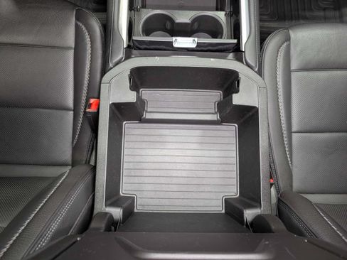 Used 2023 GMC Yukon XL Denali w/ Denali Reserve Package AWD/4WD image 15