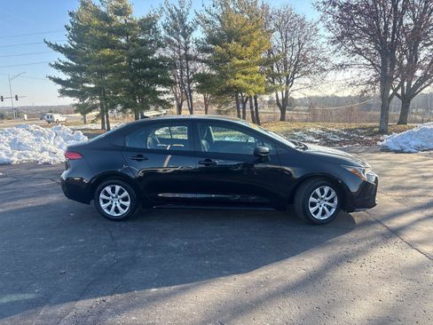 Used 2023 Toyota Corolla LE image 9