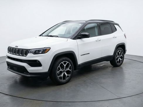 Used 2025 Jeep Compass Limited AWD/4WD image 3