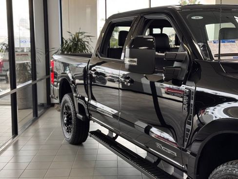 New 2026 Ford F250 Lariat w/ Black Appearance Package image 5