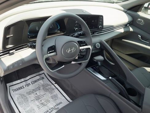 New 2026 Hyundai Elantra SE FWD image 11