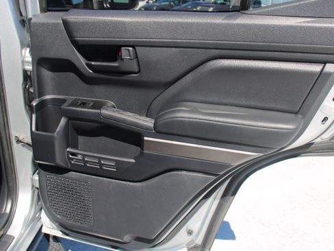 Certified 2025 Toyota 4Runner SR5 AWD/4WD image 19