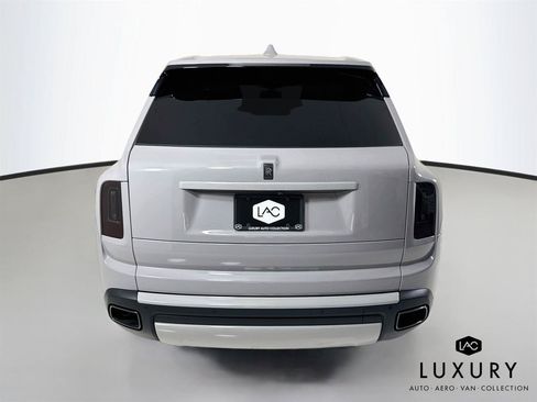 Used 2024 Rolls-Royce Cullinan Black Badge w/ Leather Finishing Pack AWD/4WD image 7
