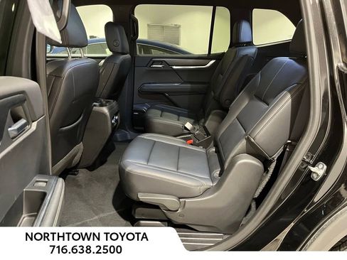 Used 2024 GMC Acadia Elevation image 18