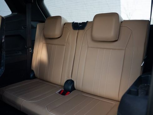 Used 2022 Volkswagen Tiguan SE image 19