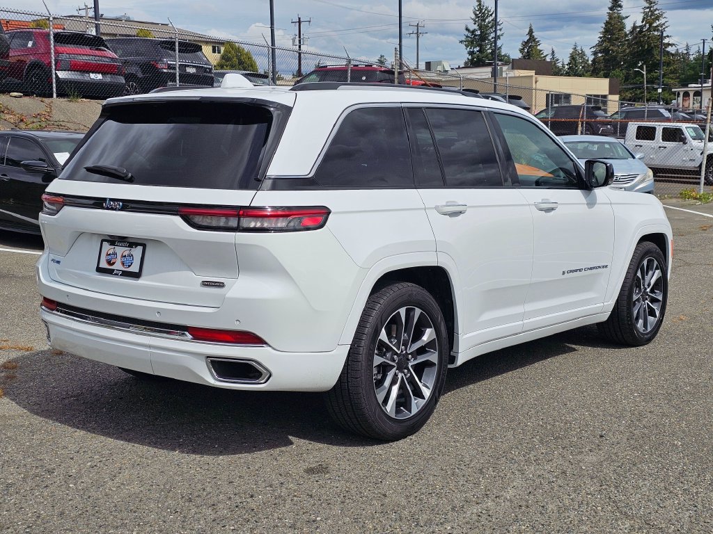 Used 2022 Jeep Grand Cherokee Overland AWD/4WD image 8