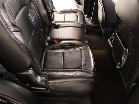 Used 2018 Ford Explorer Platinum AWD/4WD image 16