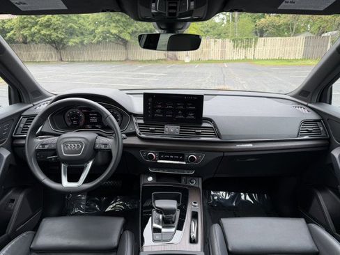 Certified 2023 Audi Q5 2.0T Premium Plus w/ Premium Plus Package AWD/4WD image 9