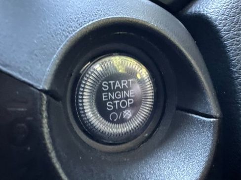 Used 2023 Jeep Renegade Latitude AWD/4WD image 35